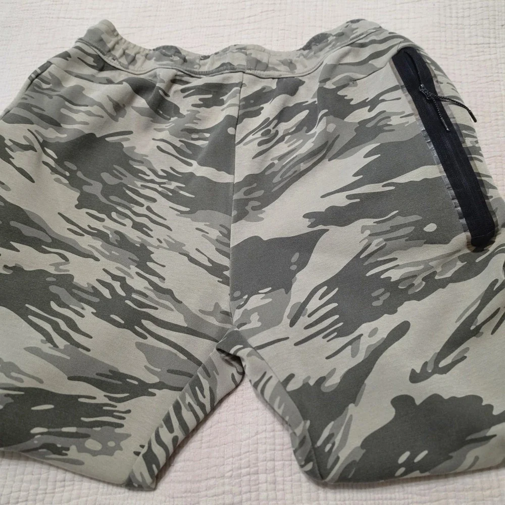 Nike‎ Mens Tech Fleece Joggers Large Printed Camouflage Style Iconic